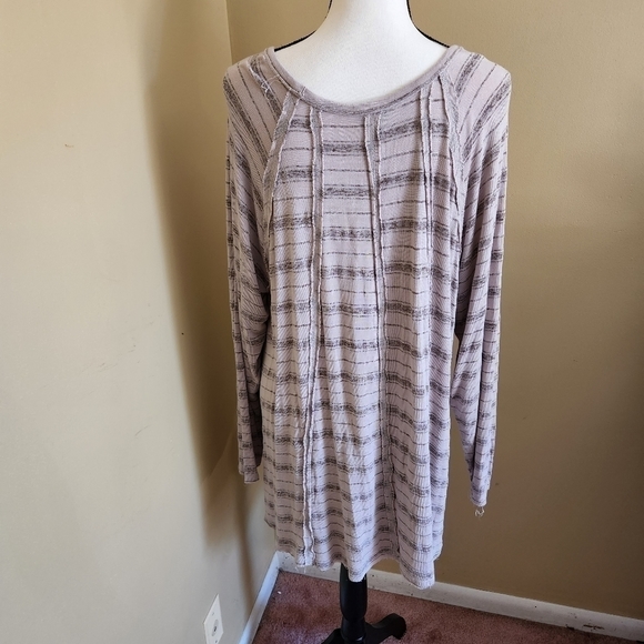 TORRID Long sleeve raw hem striped top Size 3 - Picture 2 of 6